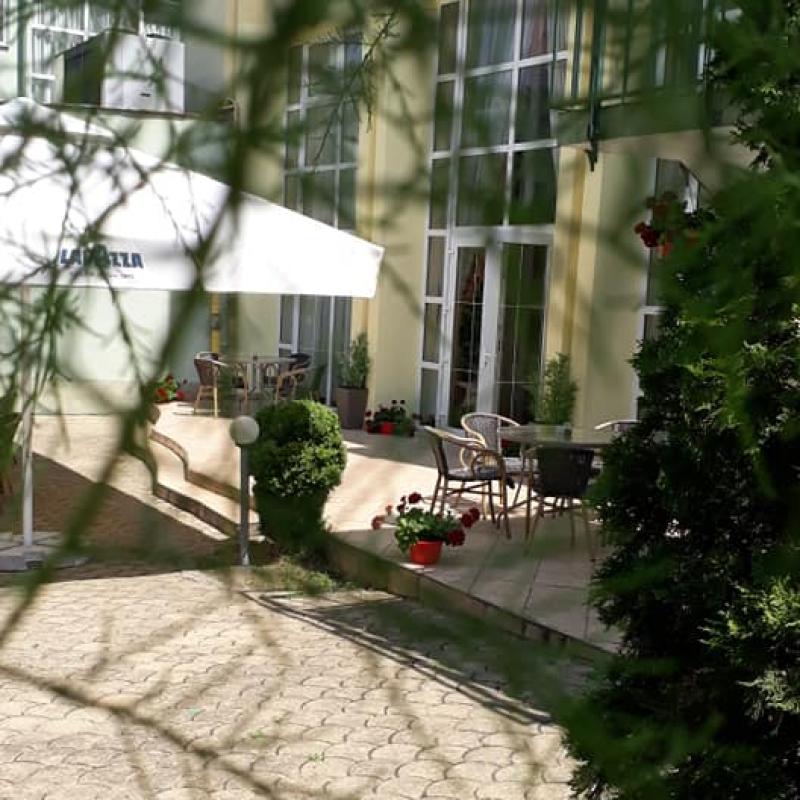 64824671 345942389430186 3897464374788358144 N